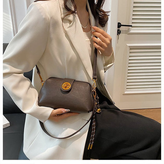 High Sense Niche Female Autumn And Winter New Retro Frosted Crossbody Bag