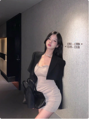 Hot Girl Outfit With Padded Shoulder Short Small Suit Jacket Female Designer Suit